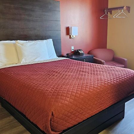Budgetel Inn & Suites Fort Scott Esterno foto