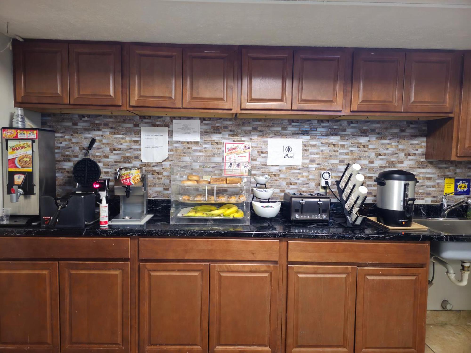 Budgetel Inn & Suites Fort Scott Esterno foto