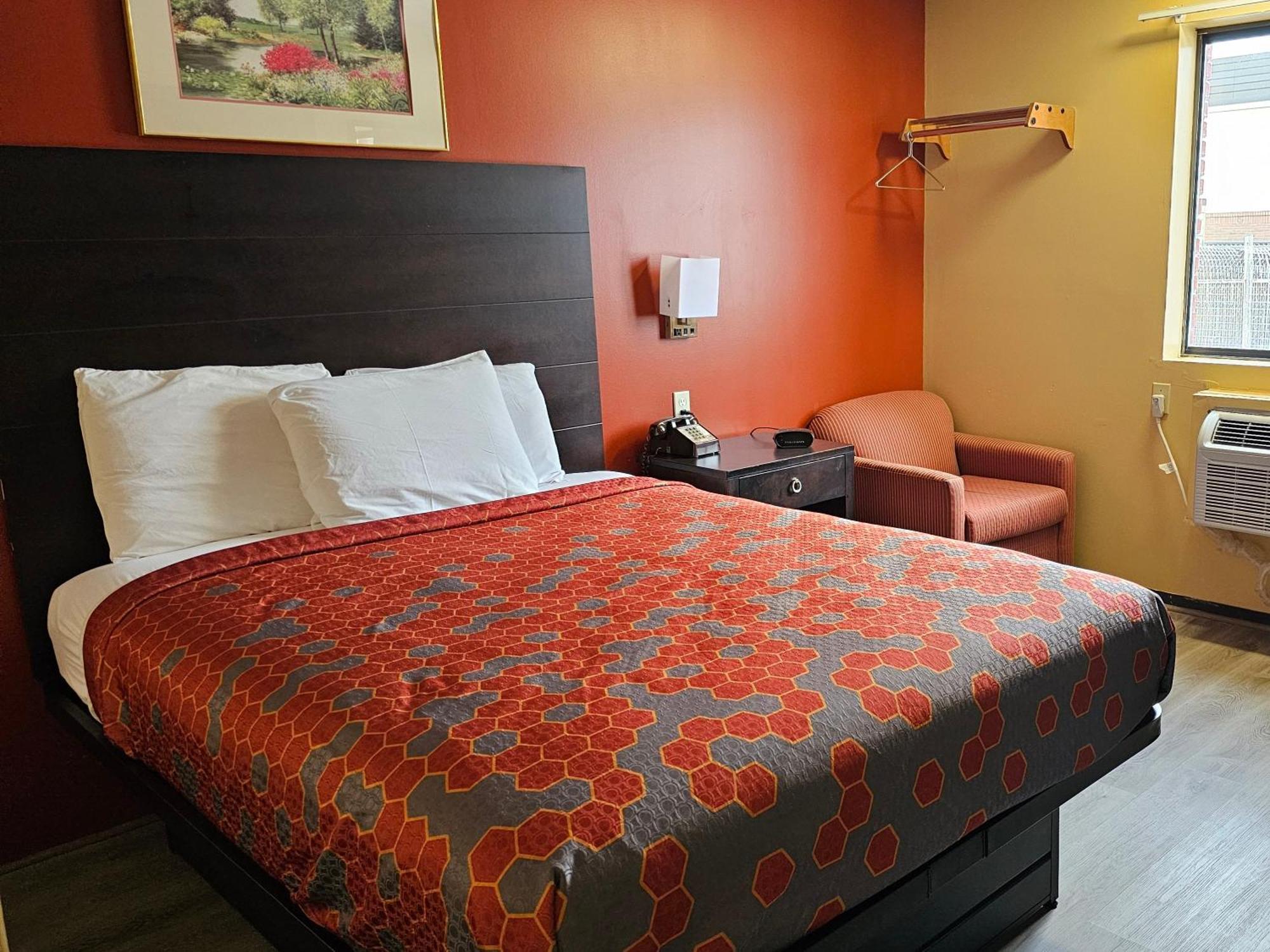Budgetel Inn & Suites Fort Scott Esterno foto