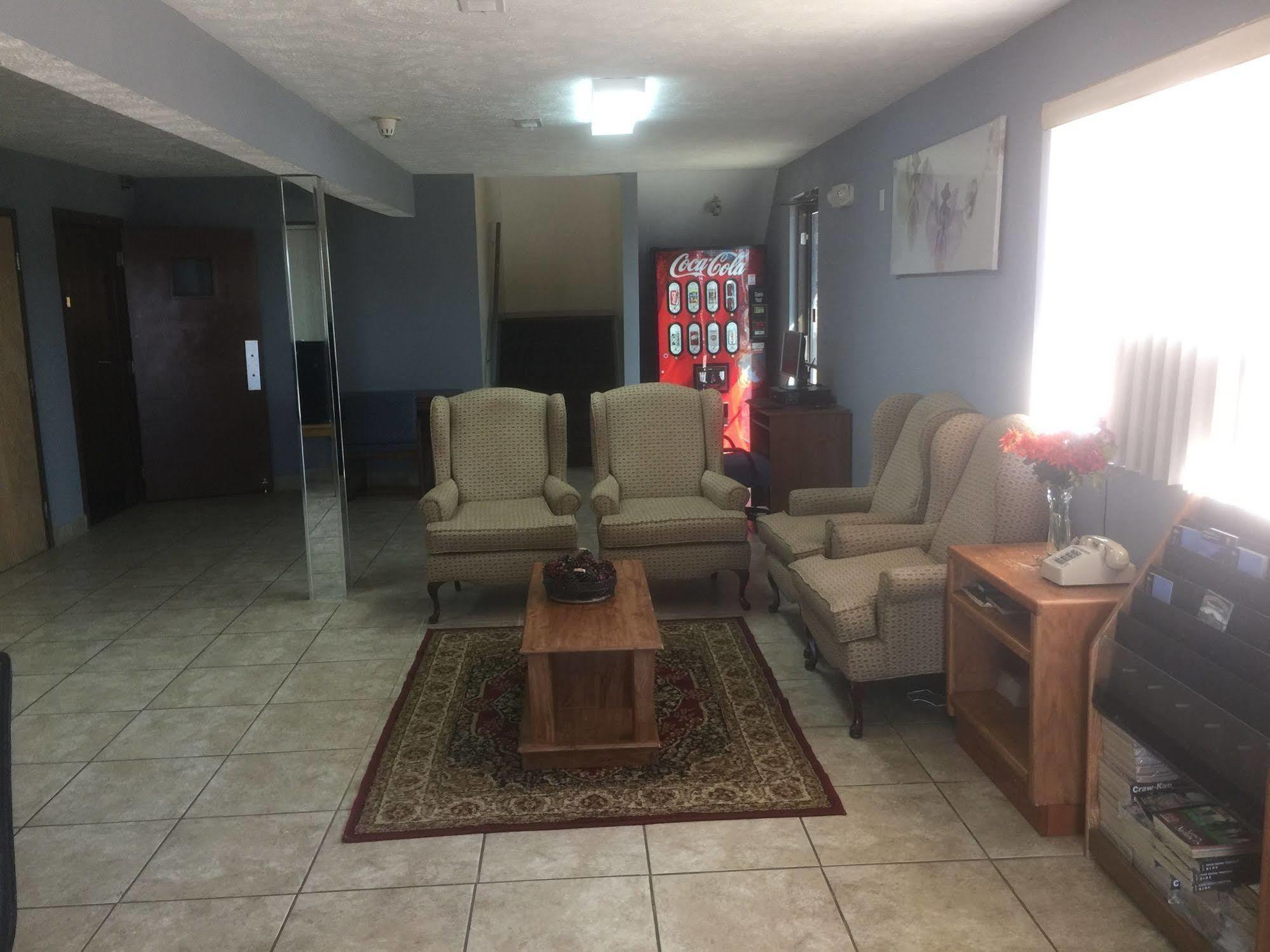 Budgetel Inn & Suites Fort Scott Esterno foto