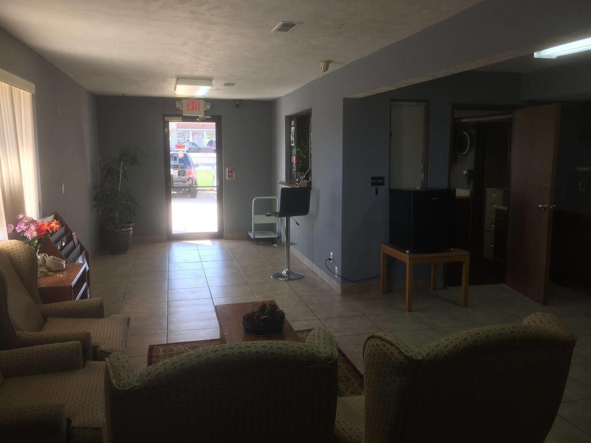 Budgetel Inn & Suites Fort Scott Esterno foto