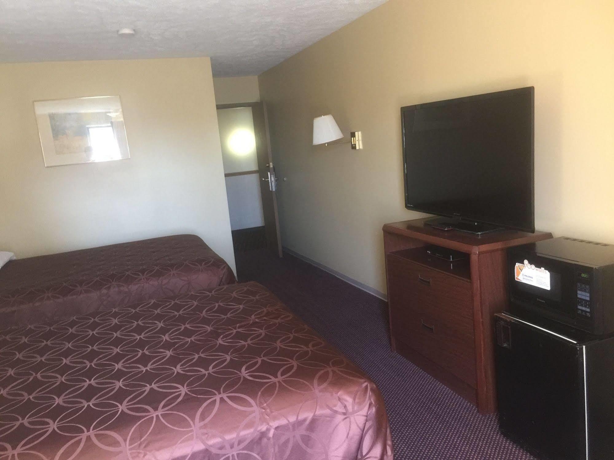 Budgetel Inn & Suites Fort Scott Esterno foto